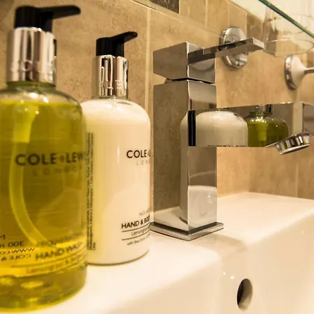 Hillsdale In Gæstehus 4*